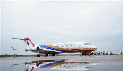 全国首架C909医疗机交付中豫航空集团 C9生命之翼航空医疗联盟在郑州成立